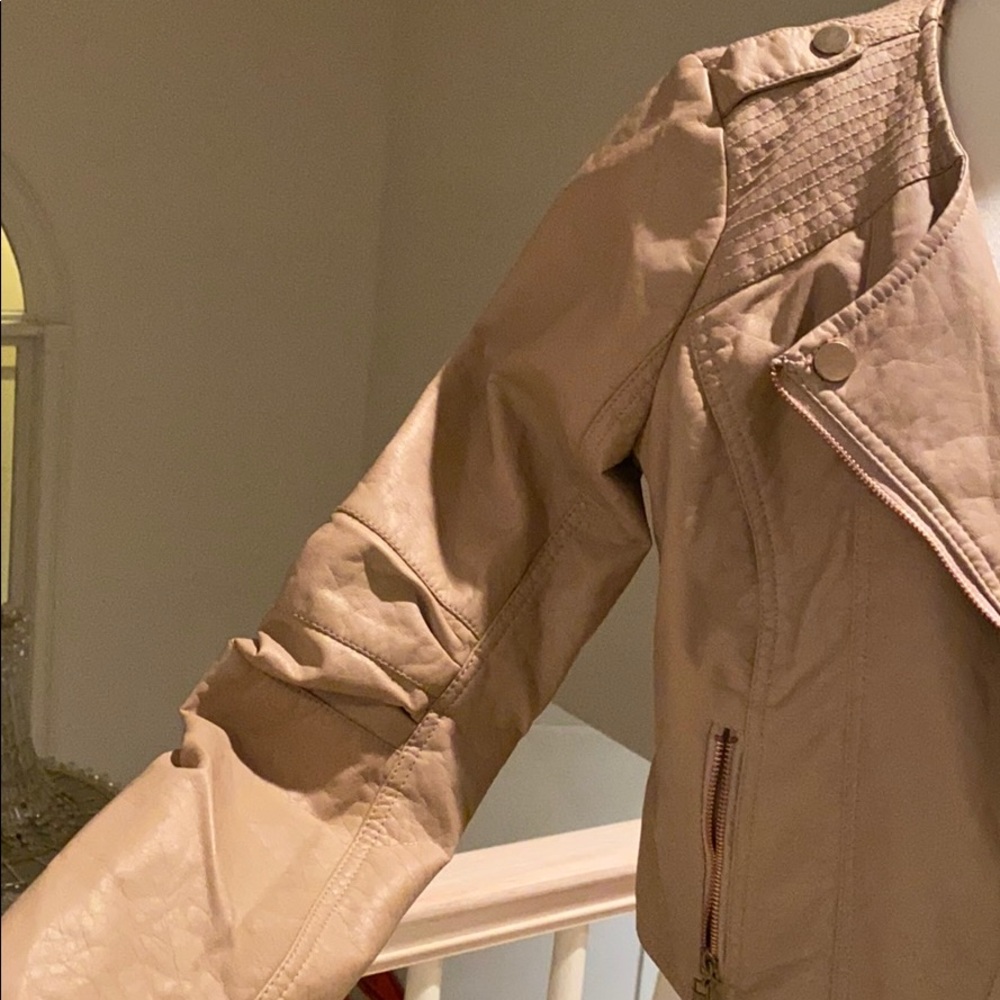 Jacket - Picture 2 of 7